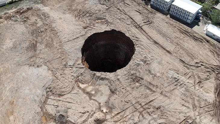 Hatay'da devasa obruk! Bölgede inceleme başlatıldı