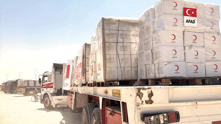Türkiye'den, Lübnan'da savaş nedeniyle yerinden edilenlere 730 tonluk insani yardım