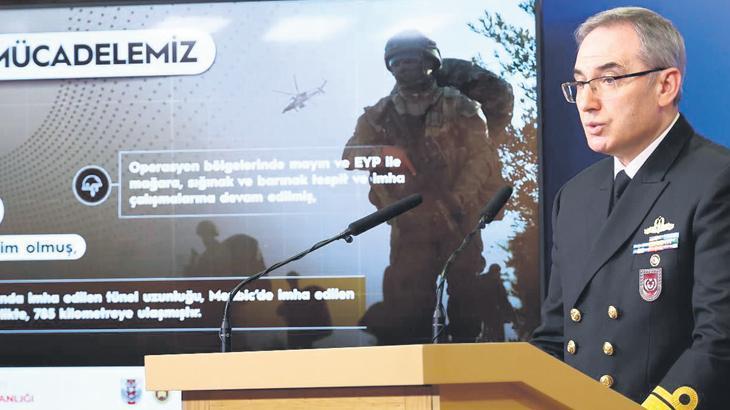 Askerden Fransa Cumhurbaşkanı Macron’a sert tepki: ‘Türkiye’ye karşı şansınız yok!’
