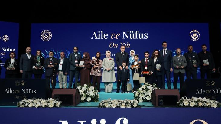 Emine Erdoğan'dan 'Aile ve Nüfus 10 Yılı Vizyon Belgesi' paylaşımı