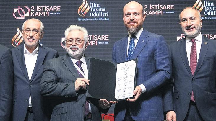 İlim yayma ödülleri sahipleri imzaladı: Bölgesel istikrar için bilim diplomasisi