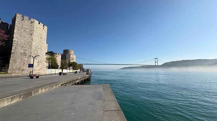 İstanbul'da sis! Boğaz hattı gemi trafiğine kapatıldı