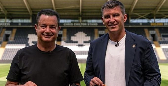 Acun Ilıcalı’nın sahibi olduğu Hull City Jakirovic’in sözleşmesini uzatıyor