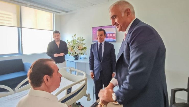 Bakan Ersoy'dan İbrahim Tatlıses'e geçmiş olsun ziyareti