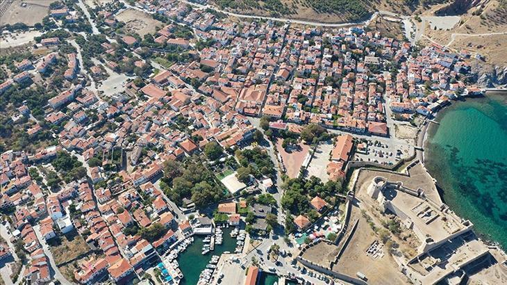 Bozcaada'ya 19-32 kişilik araçların geçişi yasaklandı