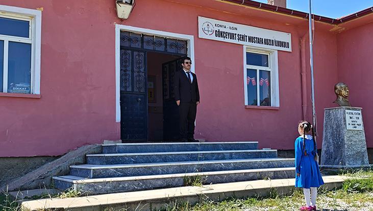 Bu okulun tek öğrencisi var! 3. sınıf öğrencisi İlayda karne aldı: Öğretmenden duygulandıran hediye