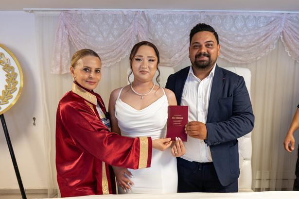 Çiftler 16.06.2026 tarihi için sıraya girdi! Nikah dairesinde yoğunluk