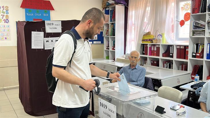 İstanbul'un 7 ilçesinde sandıklar kuruldu! Bazı mahallelerde ara seçim heyecanı