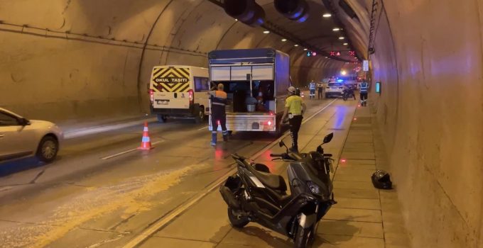 İstanbul'un göbeğinde tünelde peş peşe kaza! Dökülen yağ yüzünden yunus polisi ve 2 sürücü yaralandı