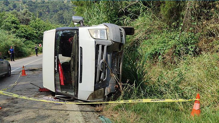 İzmir'de tarım işçilerini taşıyan midibüs devrildi! 1 kişi öldü, 11 kişi yaralandı