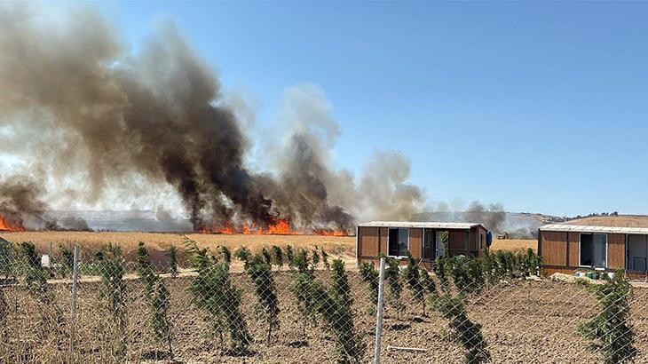Tekirdağ'da baraka ve konteynerlere sıçrayan yangın söndürüldü