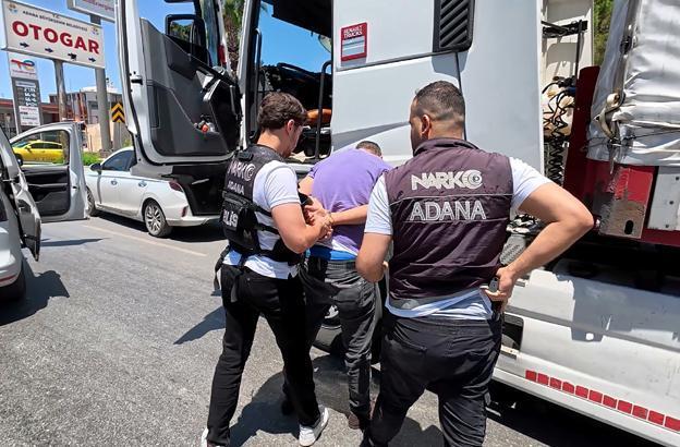 TIR'ın yükünden dev uyuşturucu sevkiyatı çıktı! 1,8 milyon hap ele geçirildi
