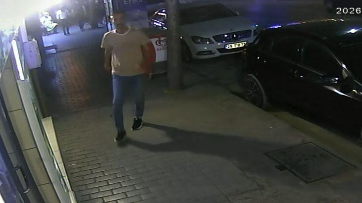 Camı tekmeleyip hiçbir şey olmamış gibi yürüdü; esnaftan kaçamadı