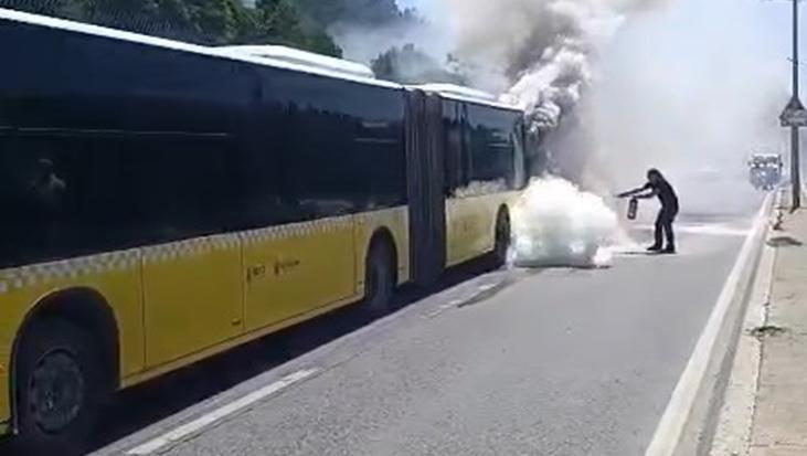 İstanbul’da İETT otobüsünde korku dolu anlar! Dumanı fark eden şoför faciayı önledi