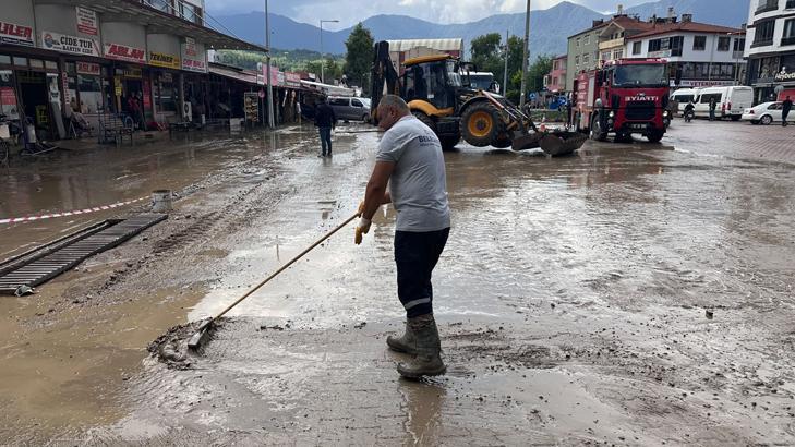 Kastamonu’yu sel vurdu! 150’den fazla bina su altında kaldı