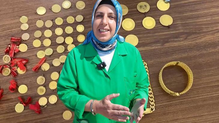 Plajda kumların arasından çıktı! Hemen fotoğrafını çekti: Benim için mutluluk verici