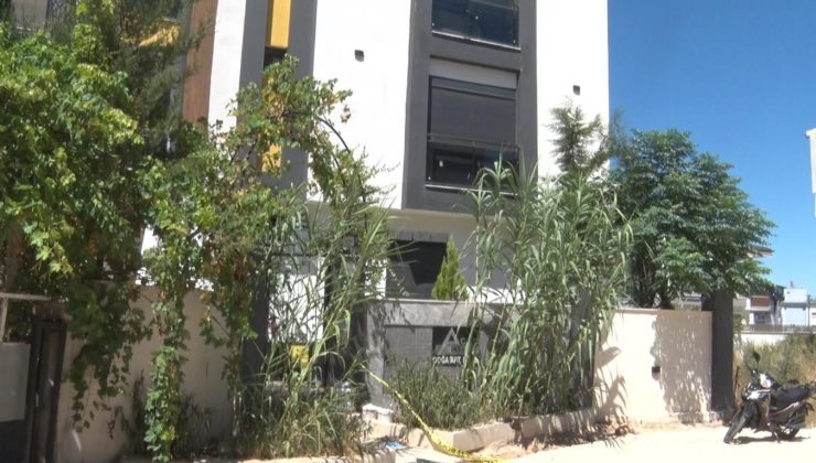 ‘Polis’ diyerek kapıyı açtırdı! Eski sevgilisini öldürüp yaşamına son verdi