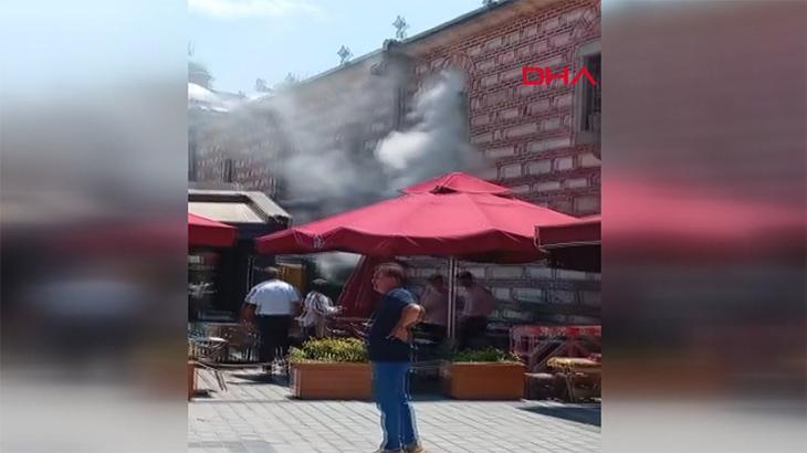 Son dakika… Mısır Çarşısı'nda yangın! Ekipler sevk edildi