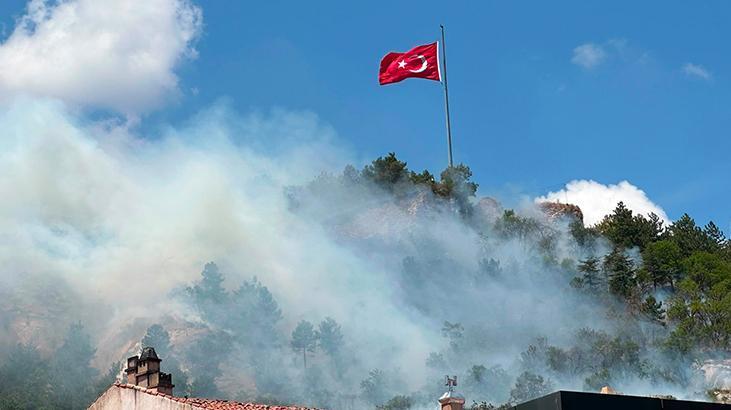 Tarihi Kütahya Kalesi’nde çıkan yangın kontrol altına alındı