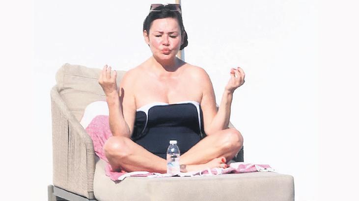 Teknede yoga molası verdi