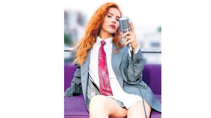 Akın’dan kendinden izler