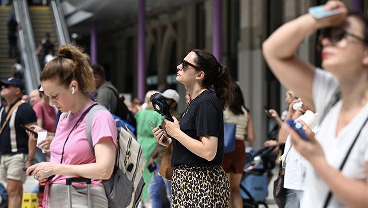 AKOM’dan İstanbul için yeni hafta uyarısı! Poyrazın ardından 34 dereceye çıkacak: Tarih verildi