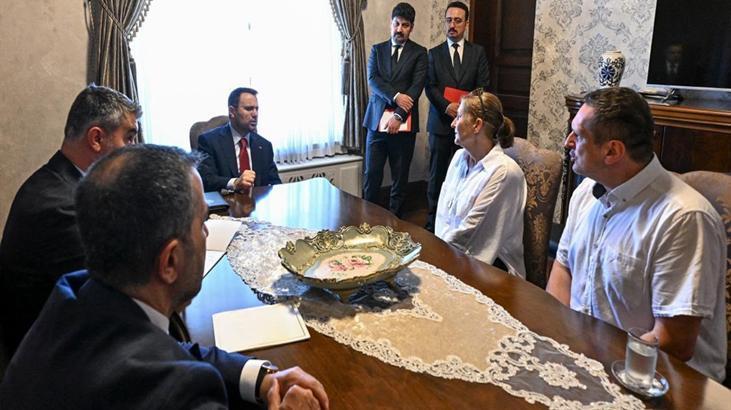 Bakan Gürlek, Trabzon’da yorgun mermi ile hayatını kaybeden Emir’in ailesiyle görüştü