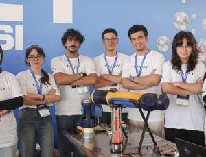 Farklı bölgelerden gelen öğrenciler TEKNOFEST Mavi Vatan’da Türkiye için teknoloji üretiyor