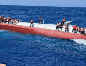 Girne’de batan yolcu gemisi sonrası acı dolu bekleyiş! 18 kişi için arama kurtarma çalışması