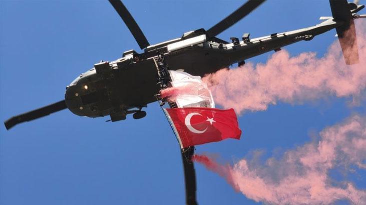 İlgiyle izlendi! Malazgirt’te jandarma helikopterlerinden müthiş gösteri