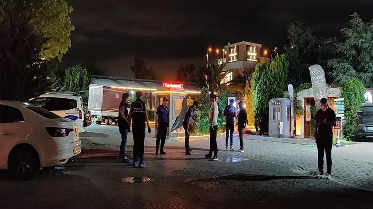 İstanbul Küçükçekmece’de kafede işletme sahibine silahla ateş açıldı! Yaralılar var