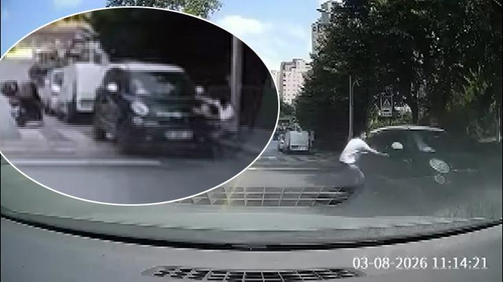 İstanbul’da kayan otomobili eliyle durdurdu! Şaşkına çeviren anlar kamerada