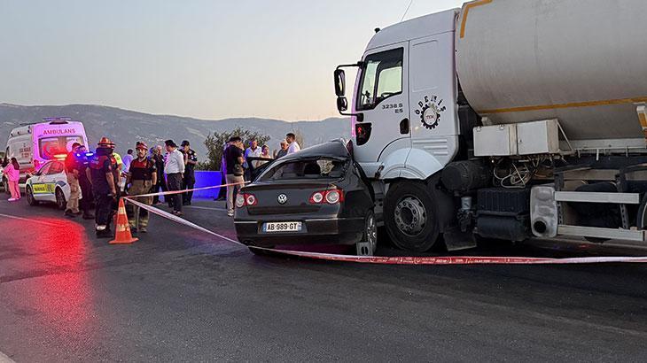 İzmir’de tanker ile otomobil çarpıştı! Karı koca öldü