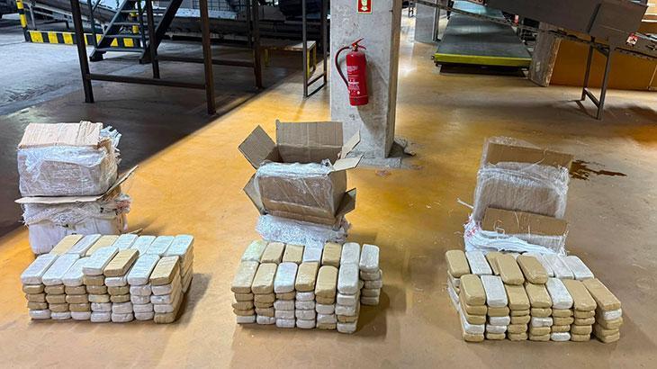 Kargo takip merkezinde 109 kilo uyuşturucu ele geçirildi!