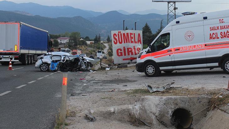 Kastamonu’da otomobil menfeze çarptı; aynı aileden 2 ölü, 4 yaralı