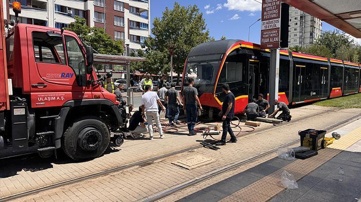Kayseri’de feci kaza! Tramvayın çarptığı genç kurtarılamadı