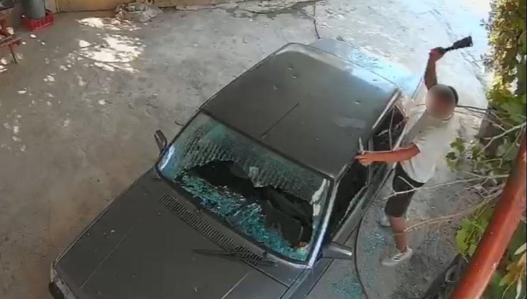 Mersin’de eski erkek arkadaş dehşeti! Satırla otomobile saldırdı, KADES ihbarıyla yakalandı