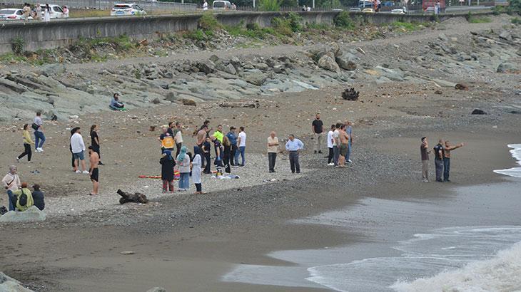 Rize’de denize giren 2 kardeşten 1’i öldü, diğeri kayıp