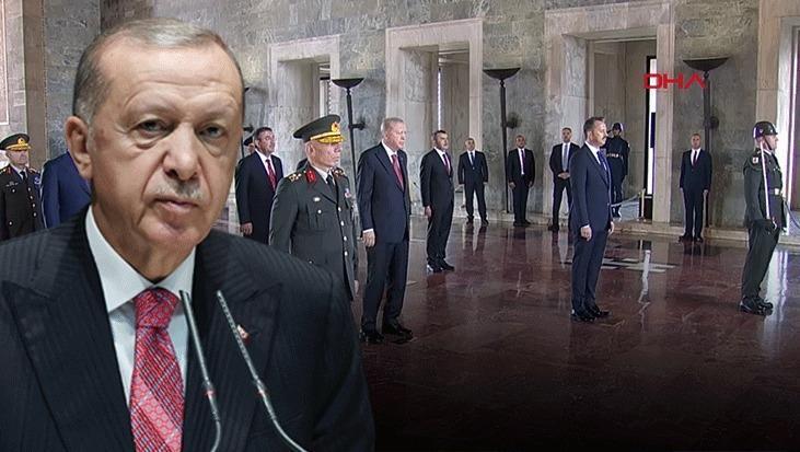 Son dakika… Cumhurbaşkanı Erdoğan, YAŞ toplantısı öncesi Anıtkabir’i ziyaret etti