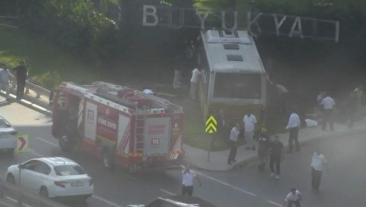 Son dakika… Zeytinburnu’nda İETT otobüsü sitenin bahçe duvarına çarptı! Yaralılar var