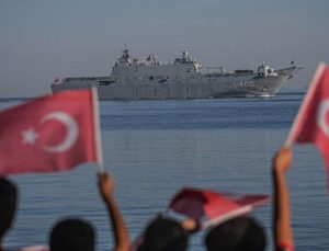 Türk donanmasının seçkin platformları TEKNOFEST Mavi Vatan öncesi Yalova’da selamlama geçişi yaptı