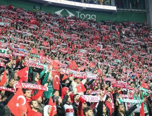 4-1’lik yenilgi sonrası tribünler patladı! Bir tek Arda’yı alkışladılar