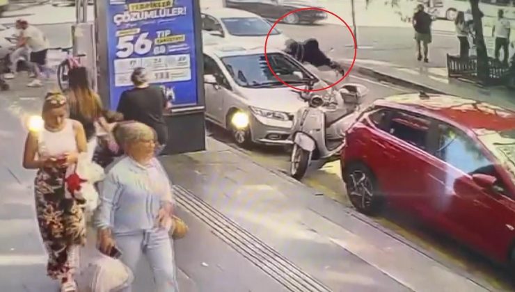 70 yaşındaki kadın ve 6 yaşındaki torununa çarptı! Kaza kamerada