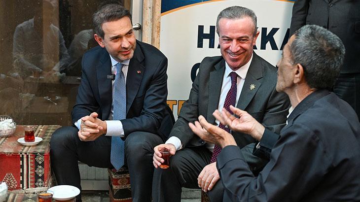 Bakan Bayraktar Hakkari’de vatandaşlarla sohbet etti: Doğunun yükselen yıldızı olacak