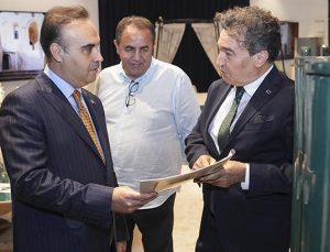Bakan Kacır, ‘Furnishings&Design Istanbul’ fuarını ziyaret etti