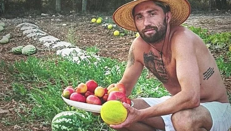 Bir zamanlar milyonlarca kişi onu izliyordu! Şimdi bahçesinde domates, karpuz yetiştiriyor