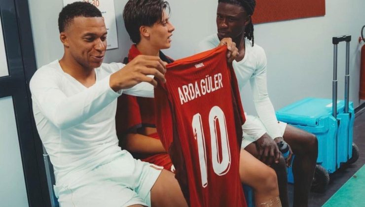 Bu fotoğrafın anlamı çok başka! Mbappe’nin Arda Güler’in formasına bakışına dikkat