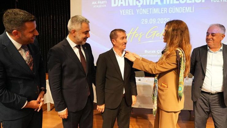CHP’den AK Parti’ye 6 isim birden! Ataşehir’de rozetler takıldı