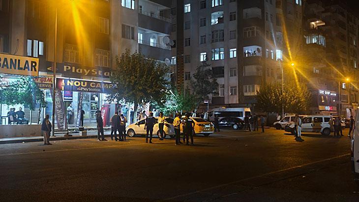 Diyarbakır’da otomobilden ateş açılması sonucu 3 kişi yaralandı