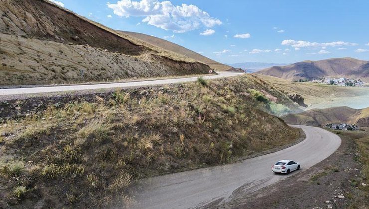 Erzurum’da gizemli yol! Motor kapalı araçlar yokuş yukarı çıkıyor